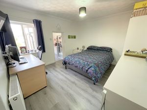 Silcott Street- click for photo gallery